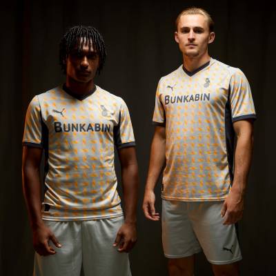 oldham_athletic_25_26_puma_third_kit_b.jpg