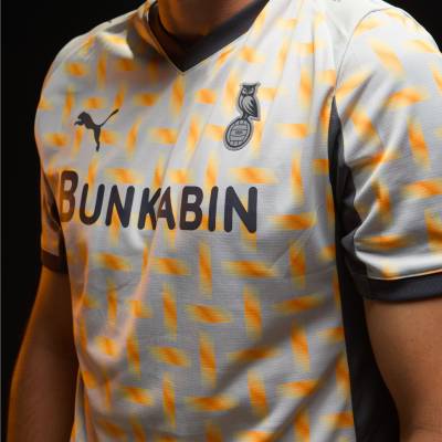 oldham_athletic_25_26_puma_third_kit_c.jpg