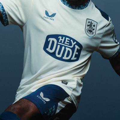huddersfield_town_25_26_castore_away_kit_c.jpg