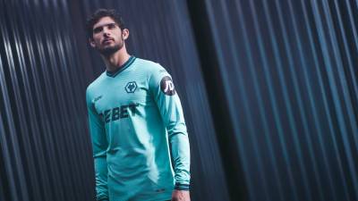 wolverhampton_wanderers_25_26_sudu_away_kit_f.jpg