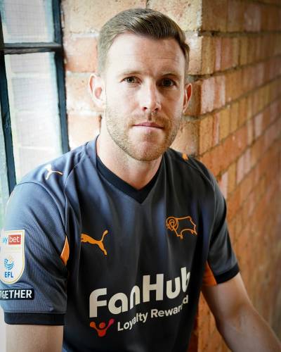 derby_county_25_26_puma_away_kit_e.jpg