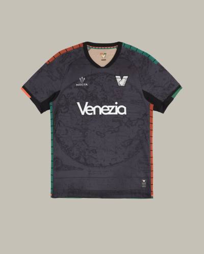 venezia_25_26_nocta_home_kit_6.jpg