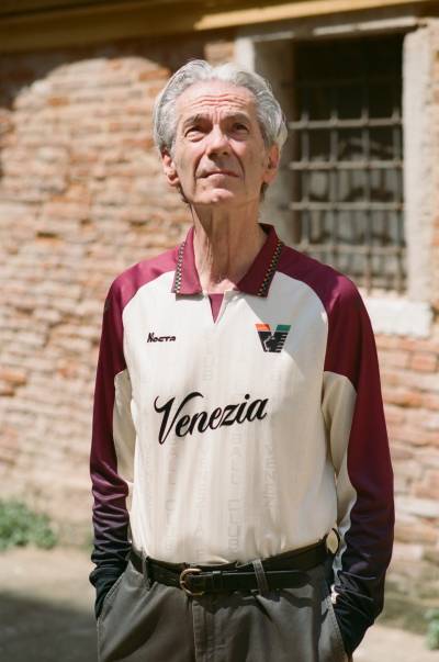 venezia_25_26_nocta_away_kit_a.jpg