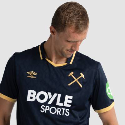 west_ham_united_25_26_umbro_third_kit_g2.jpg