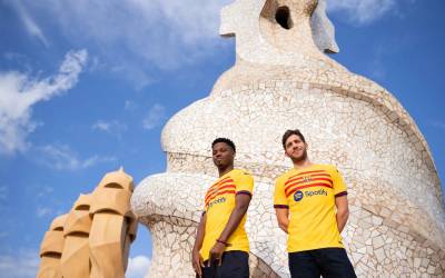 barcelona_2022_2023_nike_fourth_kit_b.jpg