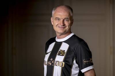 young_boys_25_26_nike_away_kit_e1.jpg
