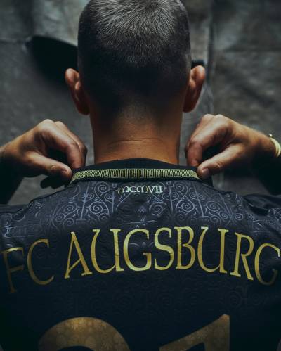 augbsurg_25_26_mizuno_third_kit_b.jpg