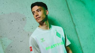 werder_bremen_25_26_hummel_away_kit_4.jpg
