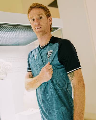 cadiz_25_26_macron_third_kit_e.jpg