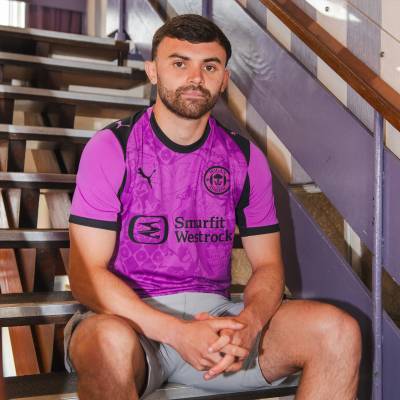 wigan_athletic_25_26_puma_third_kit_b.jpg