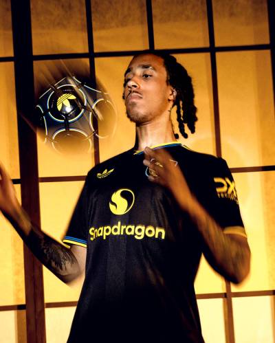 manchester_united_25_26_adidas_third_kit_c.jpg