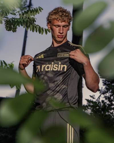 union_berlin_25_26_adidas_away_kit_a.jpg