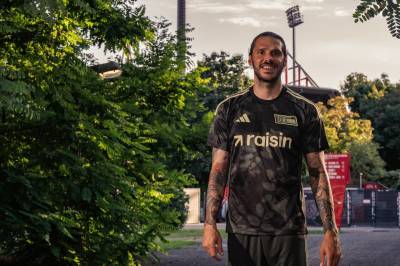 union_berlin_25_26_adidas_away_kit_d1.jpeg