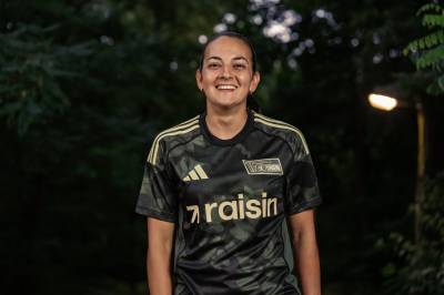 union_berlin_25_26_adidas_away_kit_d2.jpeg