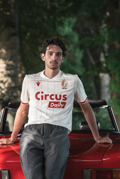 standard_de_liege_25_26_macron_away_kit_a.jpg