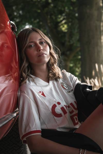 standard_de_liege_25_26_macron_away_kit_f.jpg