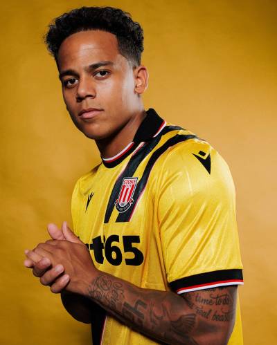stoke_city_25_26_macron_third_kit_e.jpg