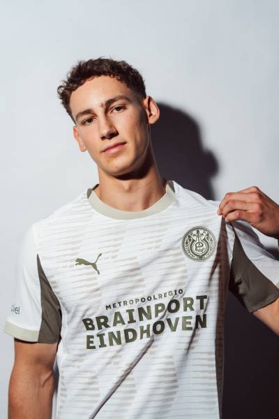 psv_25_26_puma_third_kit_b.jpg
