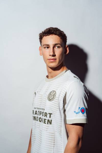 psv_25_26_puma_third_kit_c.jpg
