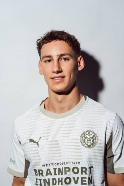 psv_25_26_puma_third_kit_f.jpg