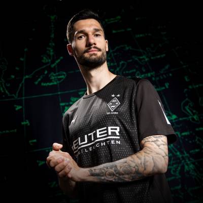 borussia_monchengladbach_25_26_puma_125th_anniversary_third_kit_e.jpg