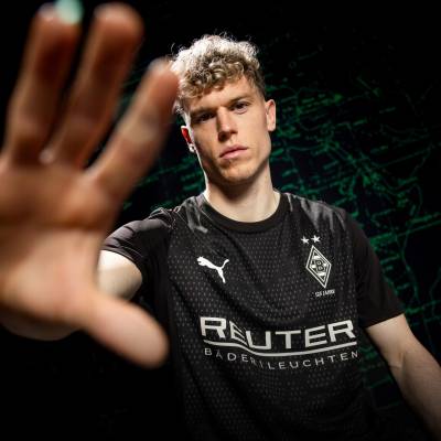 borussia_monchengladbach_25_26_puma_125th_anniversary_third_kit_f.jpg