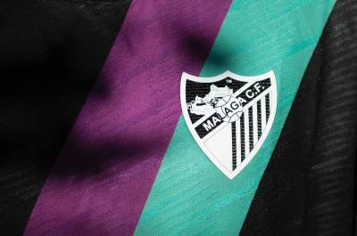 malaga_25_26_hummel_away_kit_e.jpg