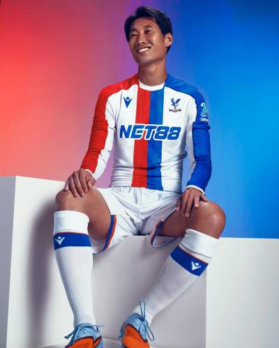 crystal_palace_25_26_macron_third_kit_d.jpg