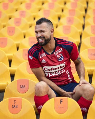 independiente_medellin_2023_home_kit_c.jpeg