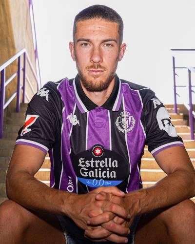 real_valladolid_25_26_kappa_away_kit_3.jpg