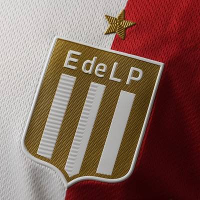 estudiantes_2025_ruge_120th_anniversary_kits_b.jpg