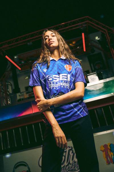 padova_25_26_macron_third_kit_03.jpg