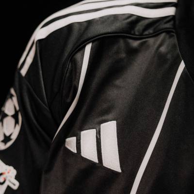 eintracht_frankfurt_25_26_adidas_fourth_kit_e.jpg