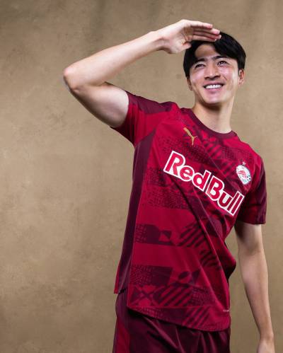red_bull_salzburg_25_26_puma_third_kit_b.jpg
