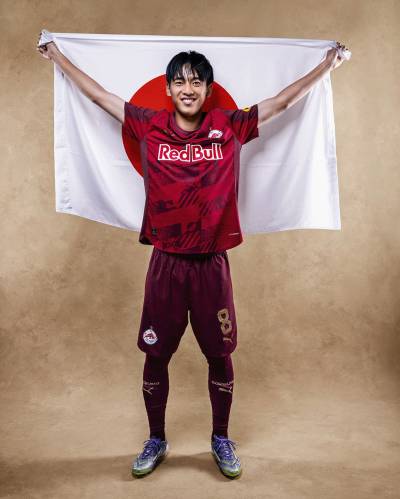 red_bull_salzburg_25_26_puma_third_kit_c.jpg