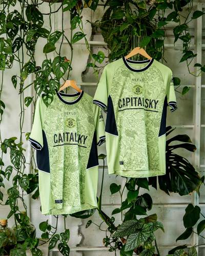 luton_town_25_26_reflo_third_kit_a.jpg