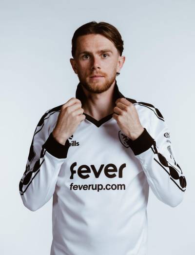 bristol_city_25_26_o_neills_away_kit_2.jpeg