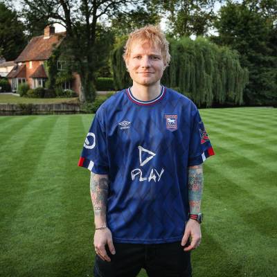 ipswich_town_ed_sheeran_2025_play_concert_oversized_shirt_0.jpg