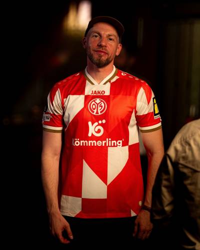 mainz_05_25_26_jako_euro_kit_a.jpg