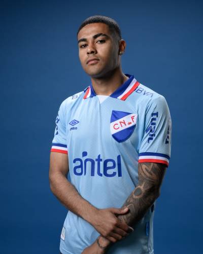club_nacional_25_26_umbro_fourth_kit_a.jpg