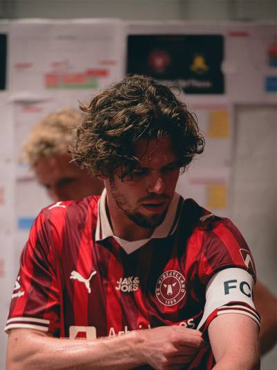 fc_midtjylland_2025_26_puma_away_kit_4.jpg