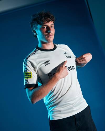 cape_town_city_25_26_umbro_away_kit_b.jpg