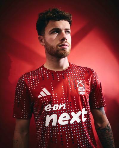 nottingham_forest_25_26_adidas_europe_pre_match_jersey_f.jpg