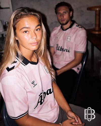 odense_boldklub_25_26_hummel_third_kit_b.jpg