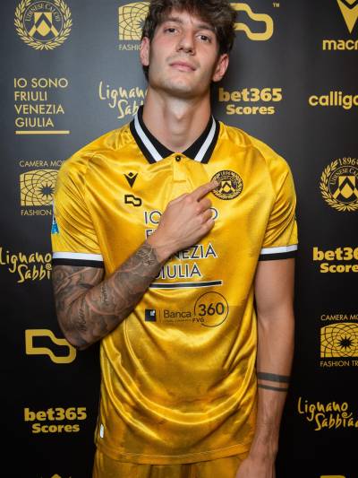 udinese_25_26_macron_third_kit_4.jpg
