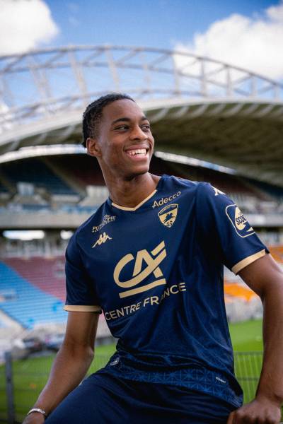 clermont_foot_25_26_kappa_third_kit_a.jpg