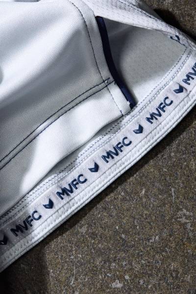 melbourne_victory_25_26_macron_away_kit_f.jpg
