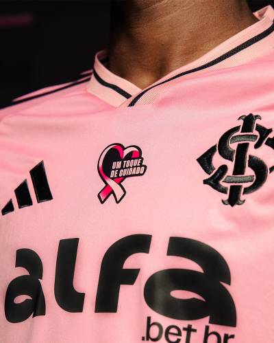 internacional_2025_adidas_pink_october_shirt_b.jpg