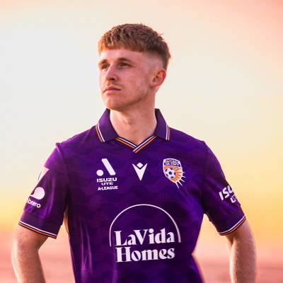 perth_glory_25_26_macron_home_kit_c.jpeg