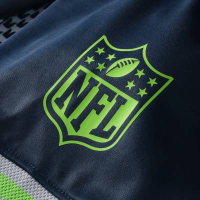 seattle_seahawks_2025_fanatics_nfl_football_x_football_fan_top_c.jpg